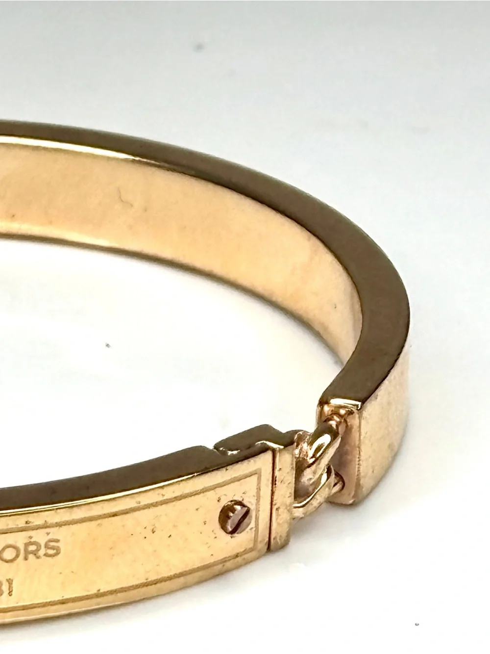Michael Kors Heritage Plaque Women's Bracelet Gold Tone Signed